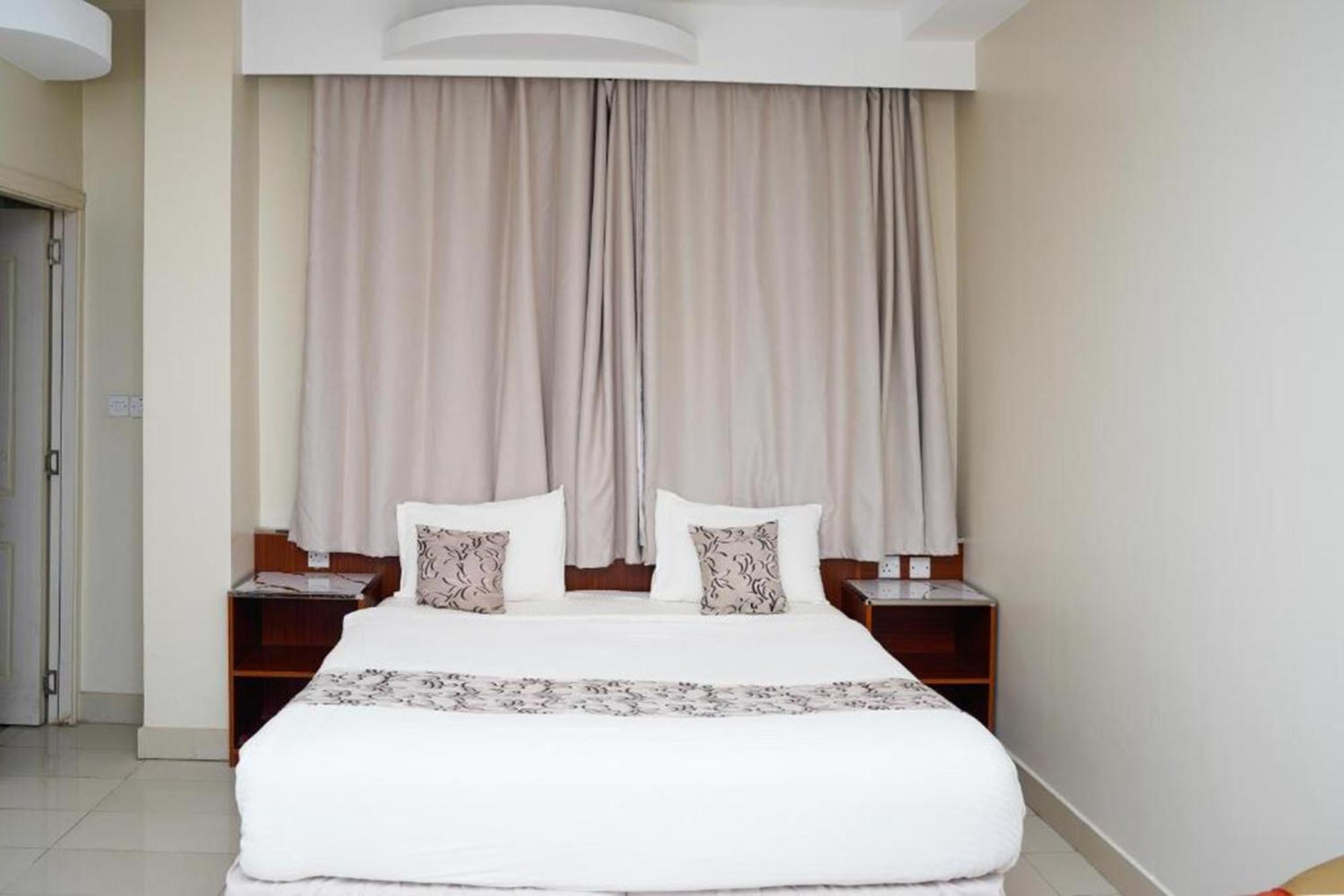 Al Bayrahaa Hotel Apartments Seeb Exterior foto
