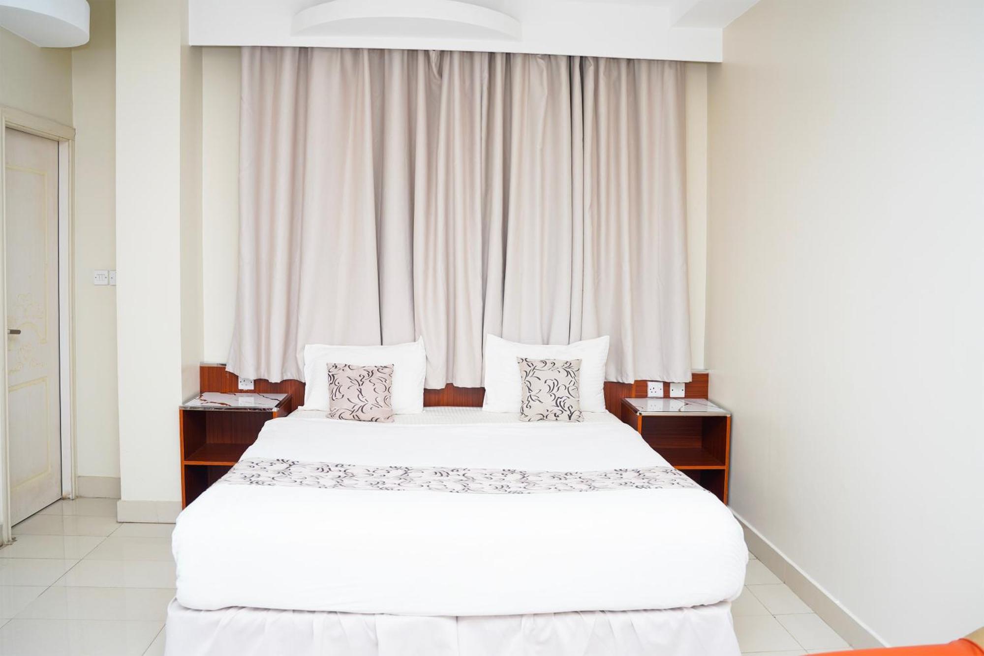 Al Bayrahaa Hotel Apartments Seeb Exterior foto
